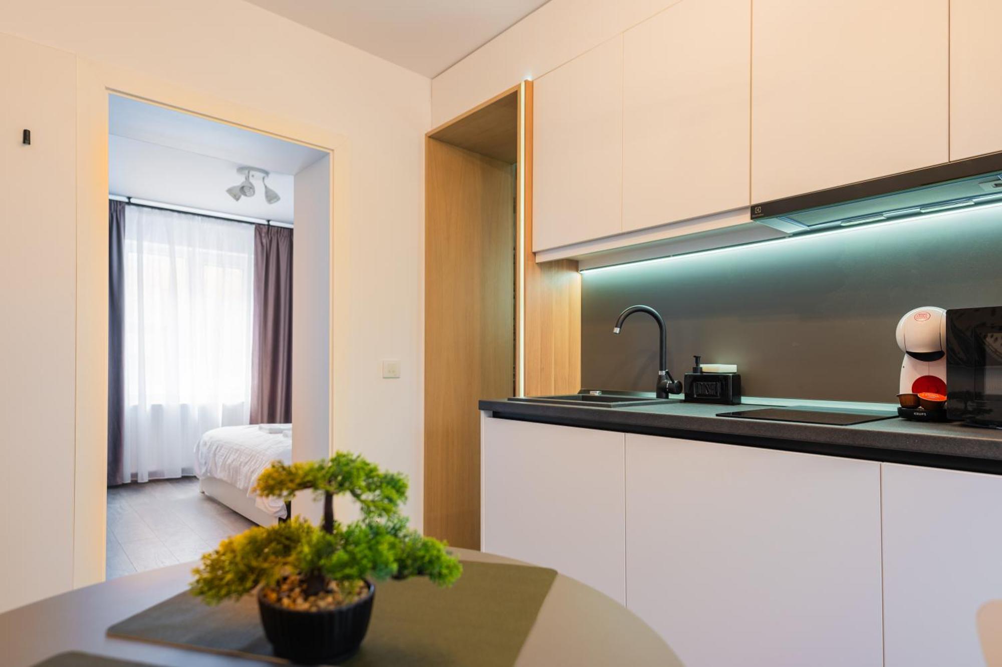 Fun House - Comfortable Stay With Garden And Near Parking Brassó Kültér fotó